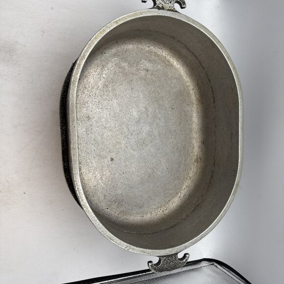 Guardian Service Ware Roaster hammered Dutch Oven (no lid) Vintage - Picture 2 of 12